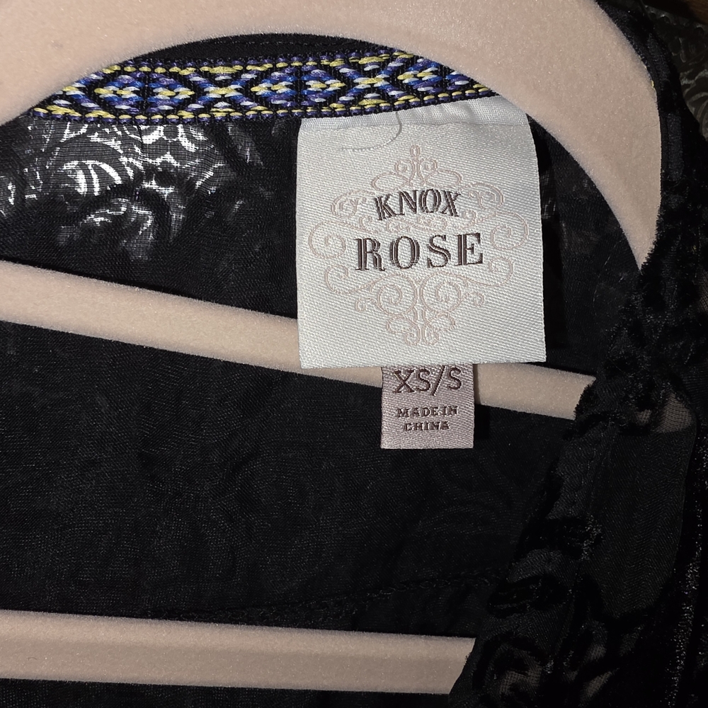 Knox Rose Black Velvet Floral Robe - Picture 2 of 5